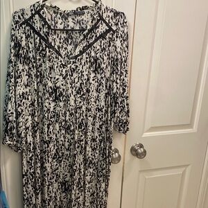 Zara Black and White V-Neck Sundress with Bishop Sleeves